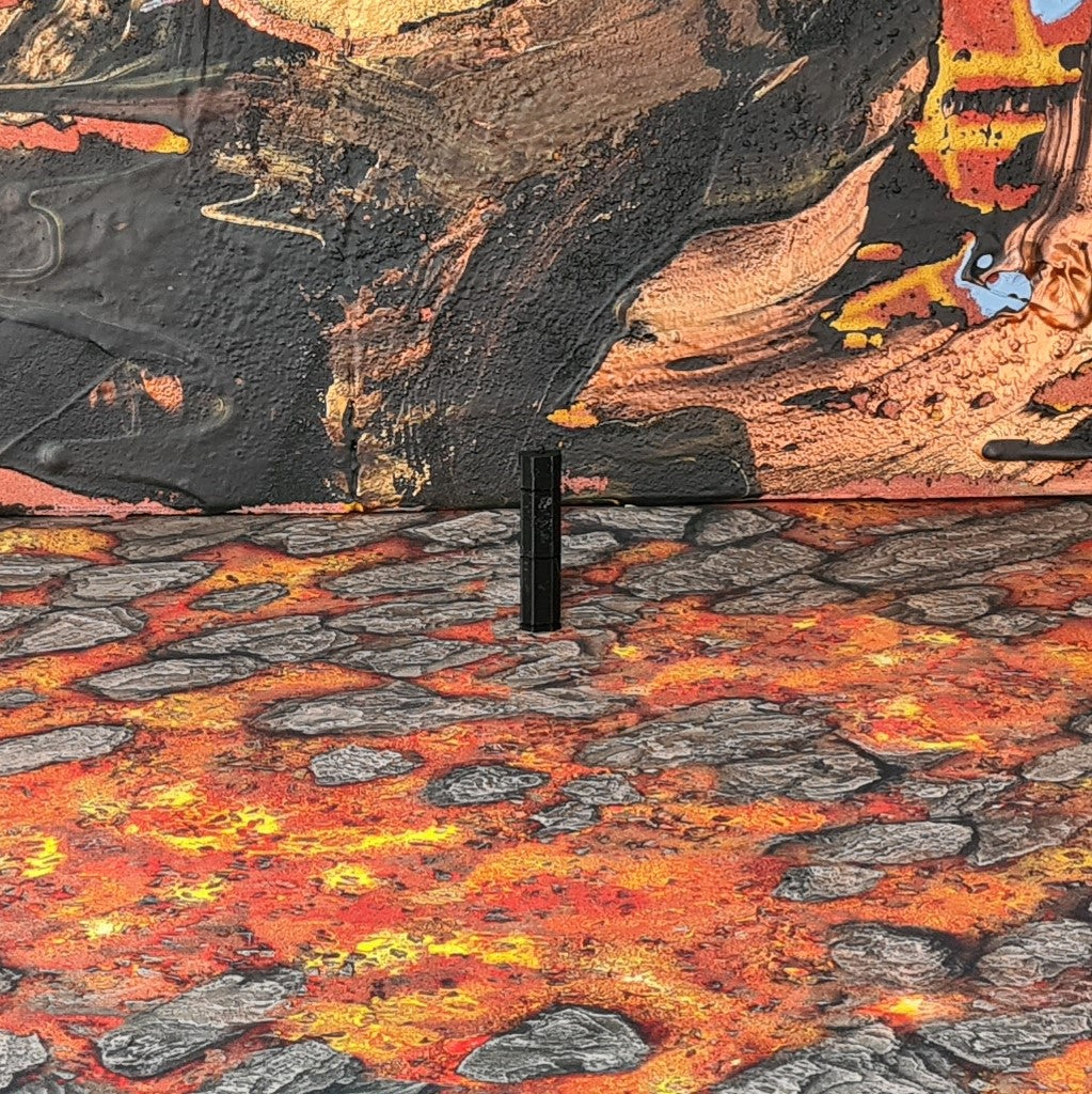 Industrial Enclave: Stützsäule für Überhänge verwittert